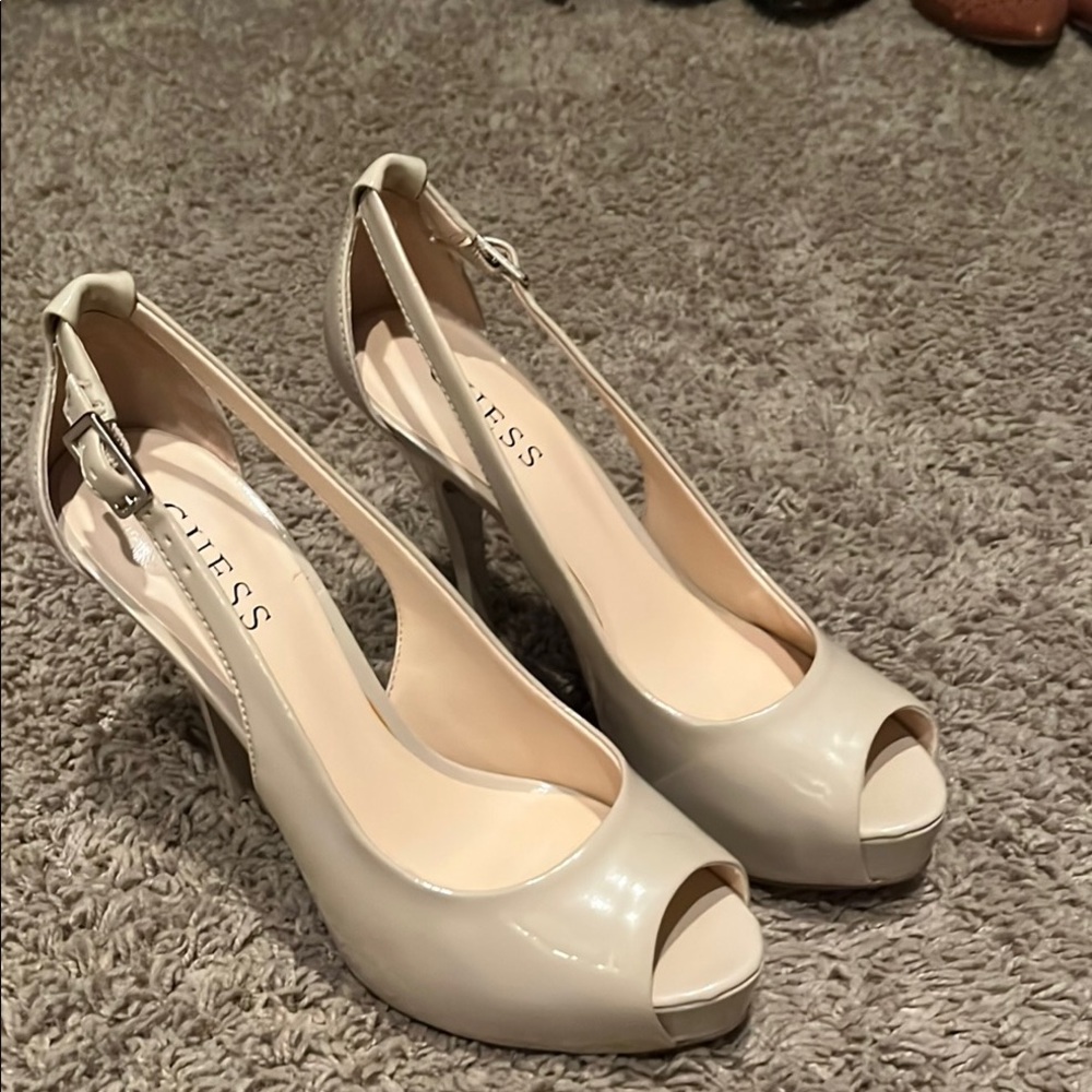 GUESS Women's Cream Peep Toe Heels